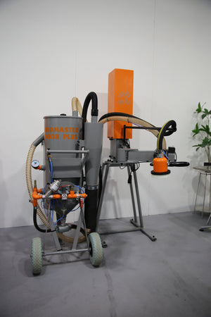 SM-Junior + Vacuum Sandblasting System with Levelling Arm